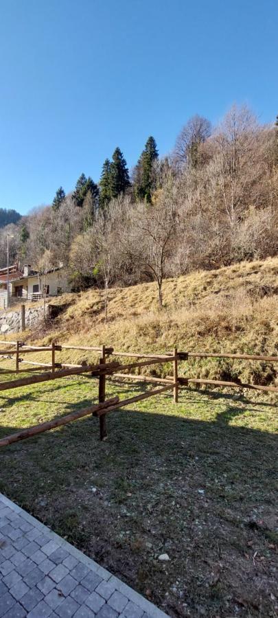 Hotel Locanda Della Luna à Ronco Canavese Extérieur photo