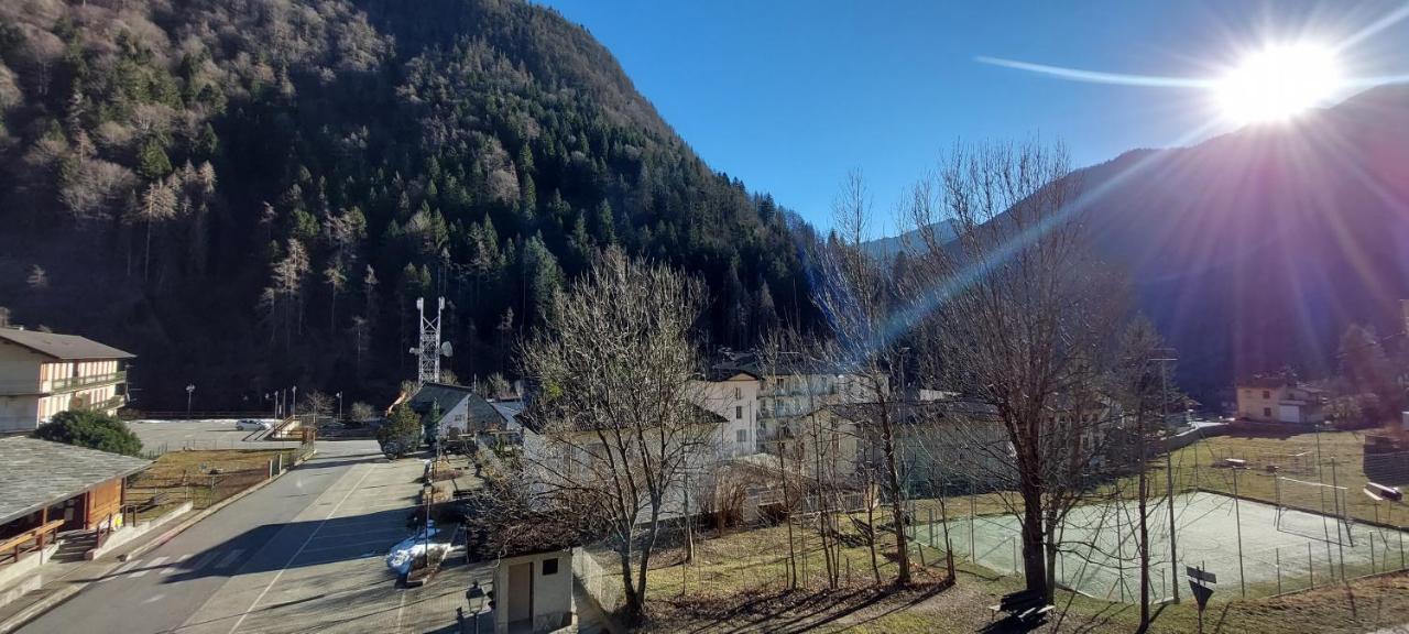 Hotel Locanda Della Luna à Ronco Canavese Extérieur photo